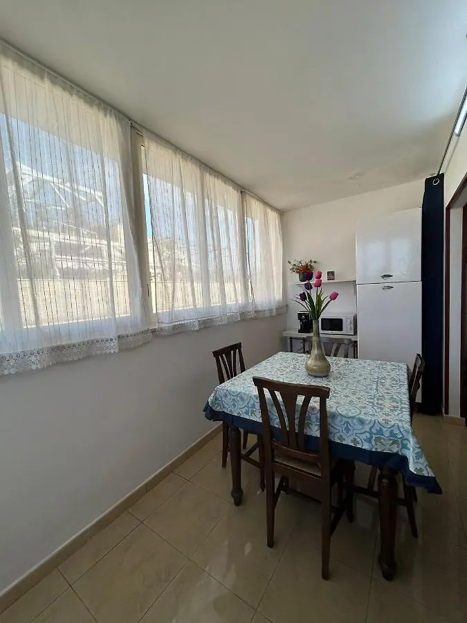 Le Trottole Apartment Palermo 0*,